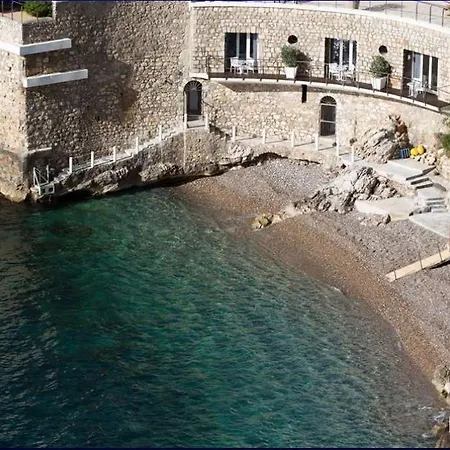 Cap Estel 5*