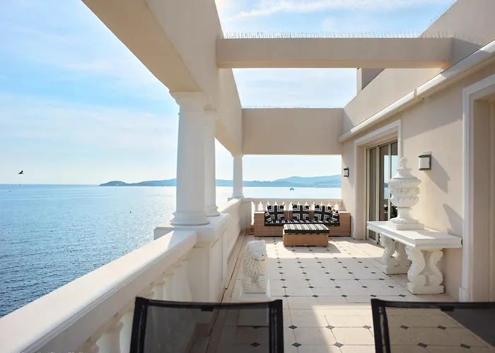 Cap Estel Szálloda Èze