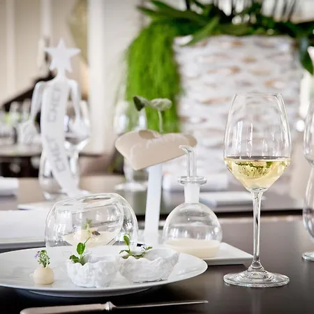 Отель Cap Estel 5*