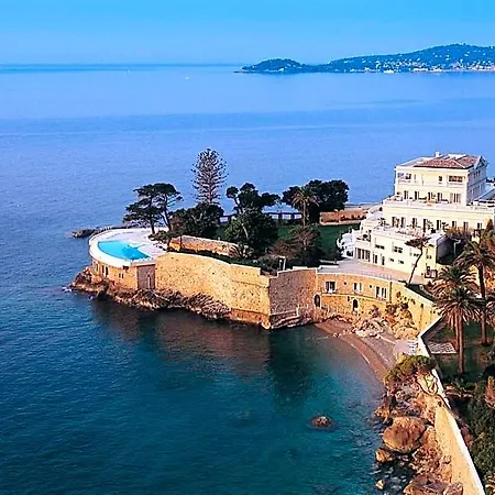 Cap Estel 5*